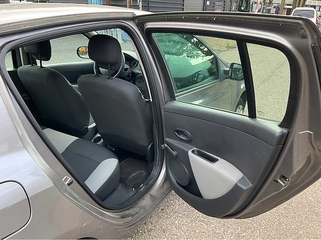 2010 renault clio 1.2 special line personenauto 31-kht-7 - afbeelding 18 van  28