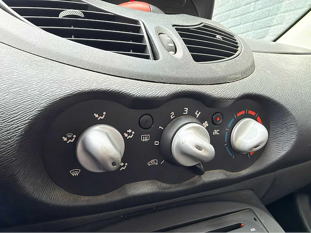 2010 renault twingo 1.2-16v airco authentique personenauto - afbeelding 13 van  13