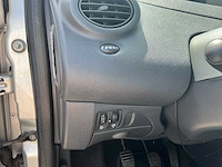 2010 renault twingo 1.2-16v authentique personenauto - afbeelding 10 van  24