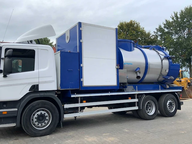 2010 scania p360b 6x2*4 vrachtwagen met 2017 amphitec flex loaderv4000 zuig installatie - afbeelding 30 van  35