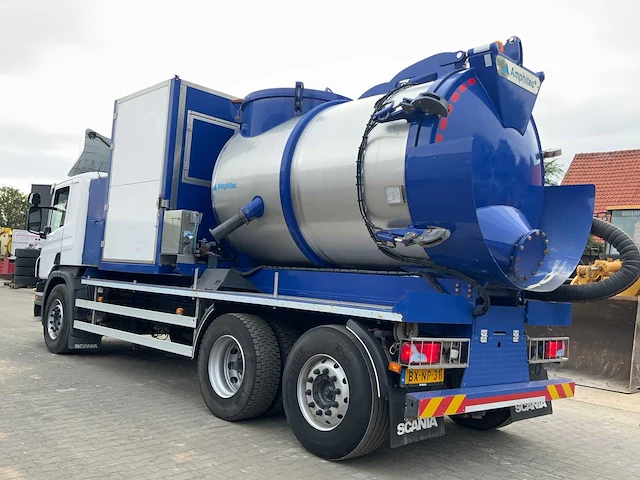 2010 scania p360b 6x2*4 vrachtwagen met 2017 amphitec flex loaderv4000 zuig installatie - afbeelding 12 van  35