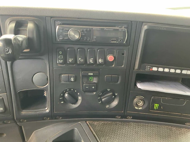 2010 scania p360b 6x2*4 vrachtwagen met 2017 amphitec flex loaderv4000 zuig installatie - afbeelding 28 van  35