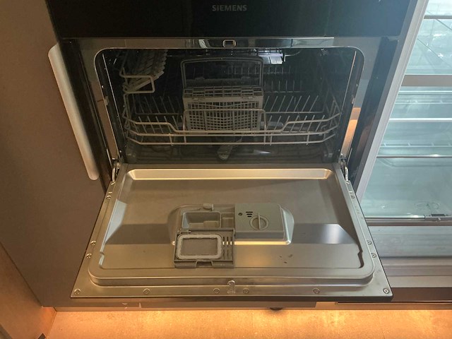 2010 setra s 411 hd touringcar 2021 ombouw camper motorhome - afbeelding 17 van  40