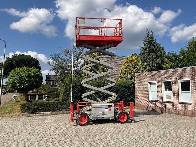 2010 sky jack sj 6832 rt hoogwerker - afbeelding 12 van  15