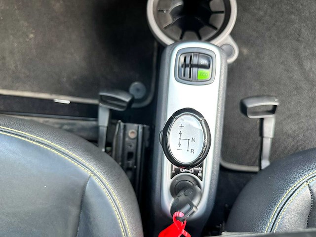 2010 smart fortwo coupé 1.0 mhd ed. highst. personenauto - afbeelding 9 van  22