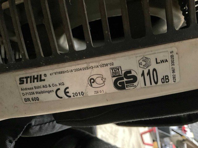 2010 stihl br600 ruggedragen bladblazer - afbeelding 4 van  4