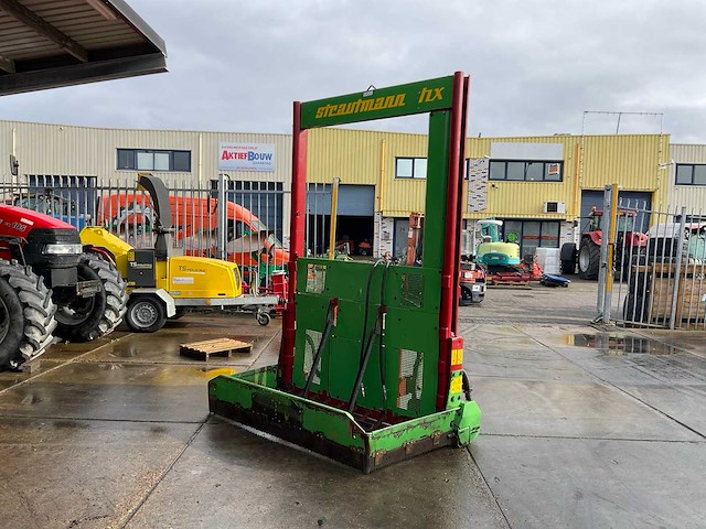 2010 strautmann hydrofox hx 4 kuilvoersnijder - afbeelding 1 van  7
