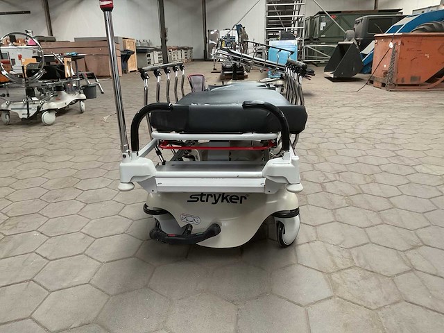2010 stryker gynnie hospital bed - afbeelding 3 van  8