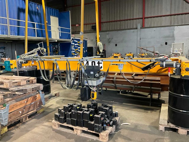 2010 swf fnu bovenloophalkraan - afbeelding 1 van  13