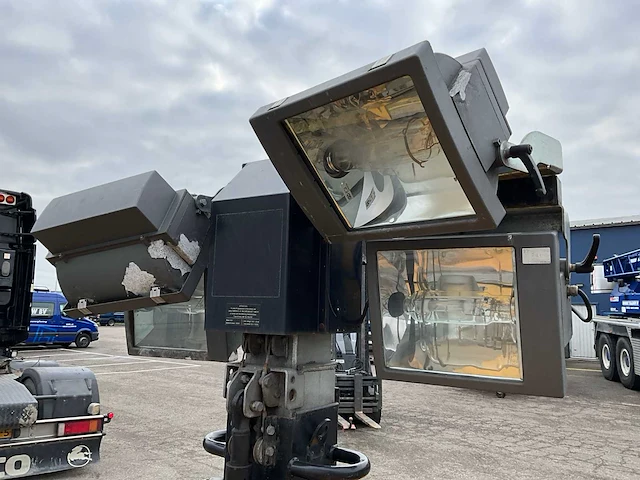 2010 tower light superlight vt1 lichtmast aanhangwagen - afbeelding 11 van  14