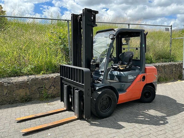 2010 toyota 52-8fdjf35 vorkheftruck - afbeelding 1 van  25