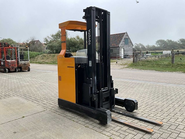 2010 toyota 7fbre 16n-2c reach truck - afbeelding 8 van  15