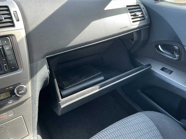 2010 toyota avensis wagon 1.8 vvti business personenauto kt-486-j - afbeelding 18 van  42