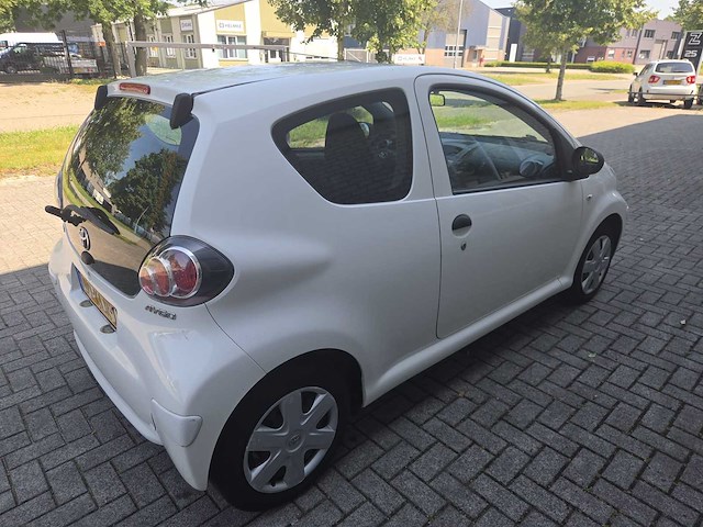2010 toyota aygo 1.0-12v access personenauto - afbeelding 4 van  7