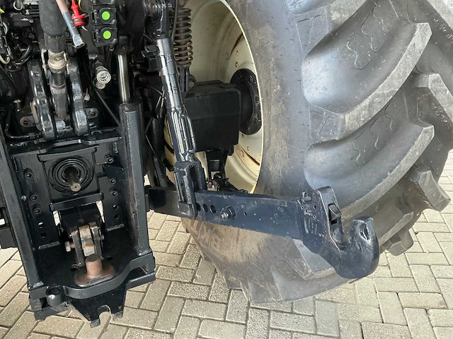 2010 valtra t132 direct vierwielaangedreven landbouwtractor - afbeelding 1 van  19