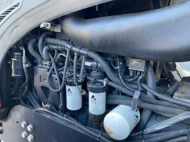 2010 valtra t132 direct vierwielaangedreven landbouwtractor - afbeelding 6 van  19