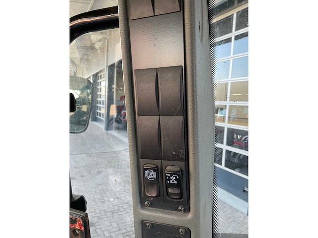 2010 valtra t132 direct vierwielaangedreven landbouwtractor - afbeelding 16 van  19