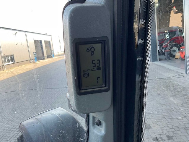 2010 valtra t132 direct vierwielaangedreven landbouwtractor - afbeelding 18 van  19