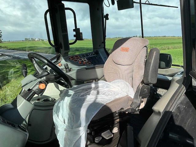 2010 valtra t162 vierwielaangedreven landbouwtractor - afbeelding 5 van  28