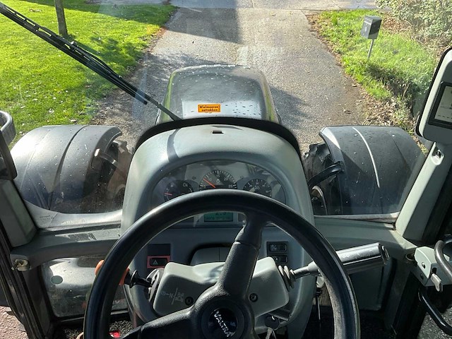 2010 valtra t162 vierwielaangedreven landbouwtractor - afbeelding 6 van  28