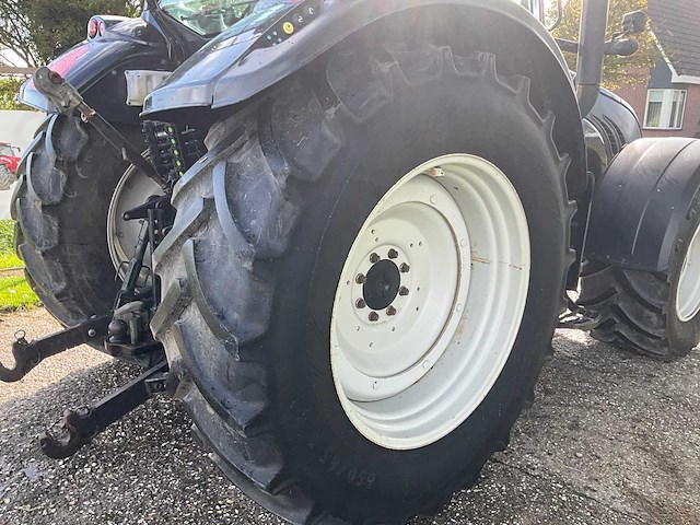 2010 valtra t162 vierwielaangedreven landbouwtractor - afbeelding 25 van  28
