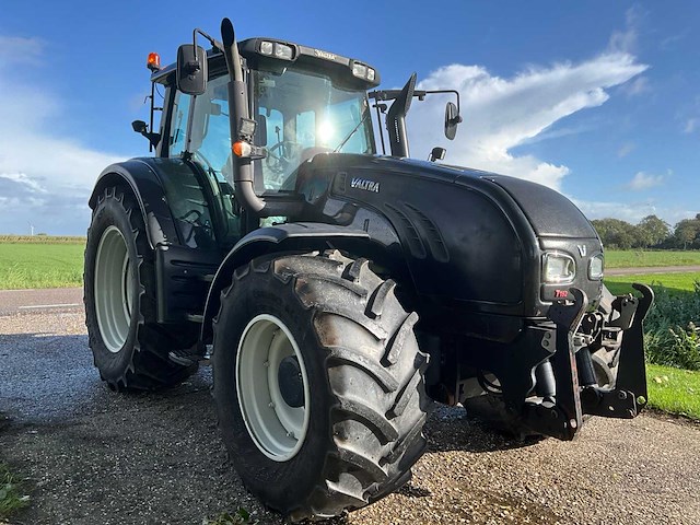 2010 valtra t162 vierwielaangedreven landbouwtractor - afbeelding 20 van  28
