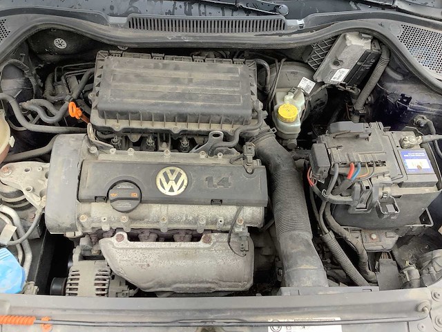 2010 volkswagen polo 1.4i personenauto - afbeelding 3 van  7