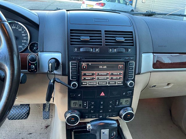2010 volkswagen touareg 3.0tdi bedrijfswagen 21-kkd-6 - afbeelding 20 van  38