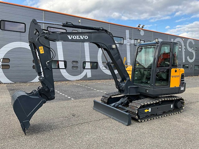 2010 volvo ec60c midigraafmachine - afbeelding 1 van  30