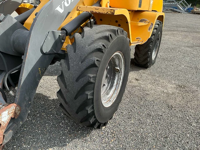 2010 volvo l30b-z wiellader – palletvorken - afbeelding 2 van  29