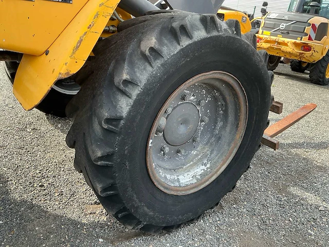 2010 volvo l30b-z wiellader – palletvorken - afbeelding 21 van  29