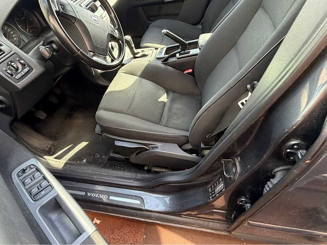 2010 volvo v50 1.6d s/s summum personenauto - afbeelding 3 van  47