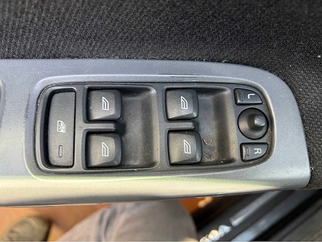 2010 volvo v50 1.6d s/s summum personenauto - afbeelding 4 van  47