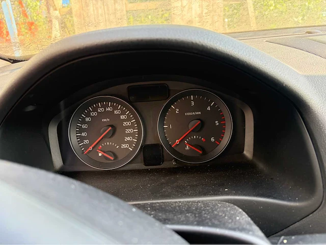2010 volvo v50 1.6d s/s summum personenauto - afbeelding 8 van  47