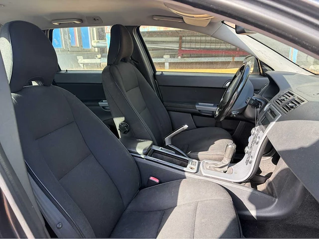 2010 volvo v50 1.6d s/s summum personenauto - afbeelding 25 van  47
