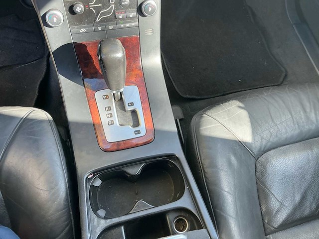 2010 volvo v70 2.5t momentum personenauto - afbeelding 18 van  22