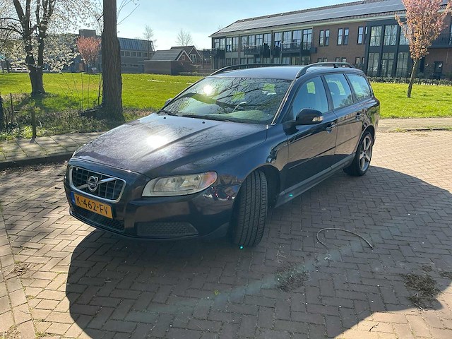 2010 volvo v70 2.5t momentum personenauto - afbeelding 1 van  22