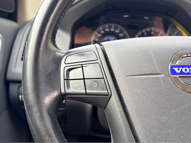 2010 volvo xc60 automaat 2.0t kinetic personenauto - afbeelding 3 van  10