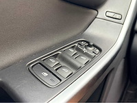 2010 volvo xc60 automaat 2.0t kinetic personenauto - afbeelding 4 van  10