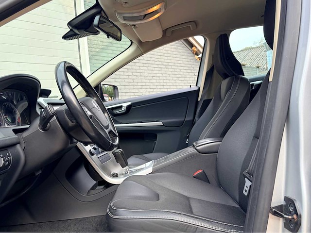 2010 volvo xc60 automaat 2.0t kinetic personenauto - afbeelding 9 van  10