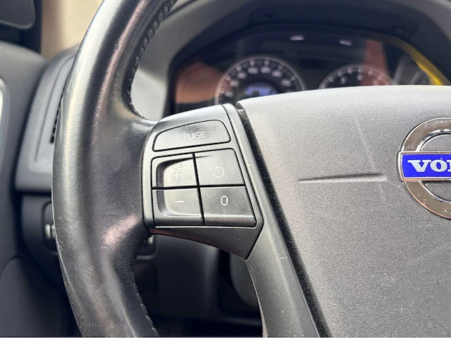 2010 volvo xc60 automaat 2.0t kinetic personenauto - afbeelding 3 van  16
