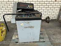 2010 weber tools wt-99 banden balanceerapparaat - afbeelding 1 van  9