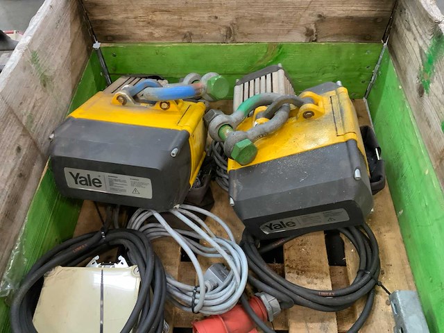 2010 yale cpvf 5-8/10-4 elektrische kettingtakel (2x) - afbeelding 1 van  2