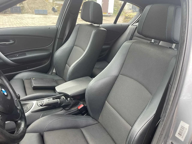 2011 - bmw - 1-serie - 118i effdyn.bnsl.ued - j-662-bt - afbeelding 2 van  18