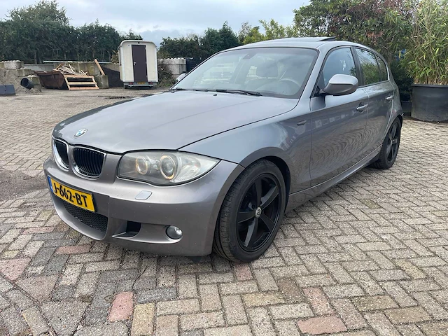 2011 - bmw - 1-serie - 118i effdyn.bnsl.ued - j-662-bt - afbeelding 1 van  18