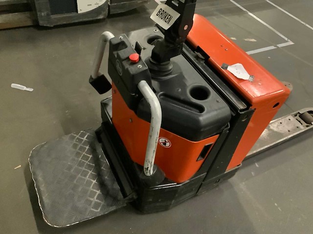 2011 - bt - lpe200/8 - elektrische palletwagen - afbeelding 4 van  8