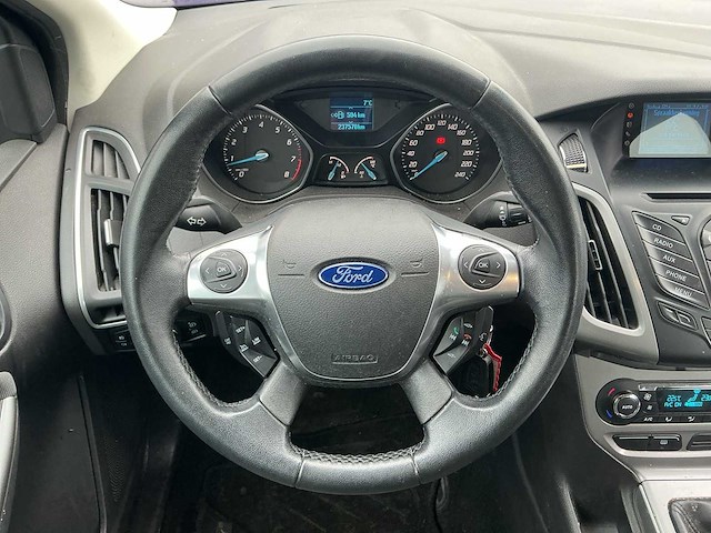 2011 - ford - focus wagon - 1.6 ti-vct trend - personenauto - afbeelding 9 van  10