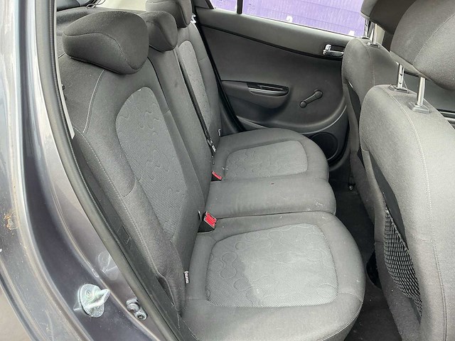 2011 - hyundai - i20 - 1.2i business ed. - personenauto - afbeelding 11 van  13