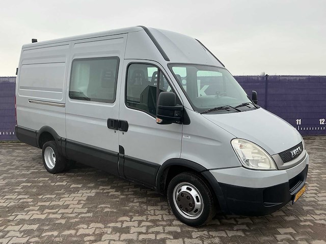 2011 - iveco - daily - 35c15v 330 h3 - bedrijfswagen - afbeelding 6 van  13