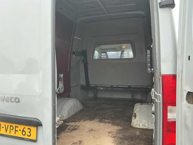 2011 - iveco - daily - 35c15v 330 h3 - bedrijfswagen - afbeelding 10 van  13